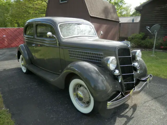 1935 Ford SLANT BACK SEDAN FULLY RESTORED