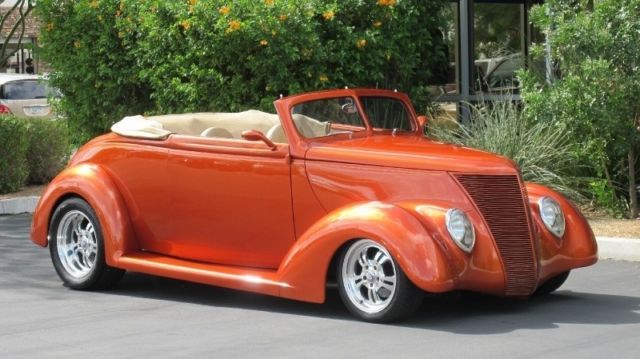 1937 Ford Cabriolet --