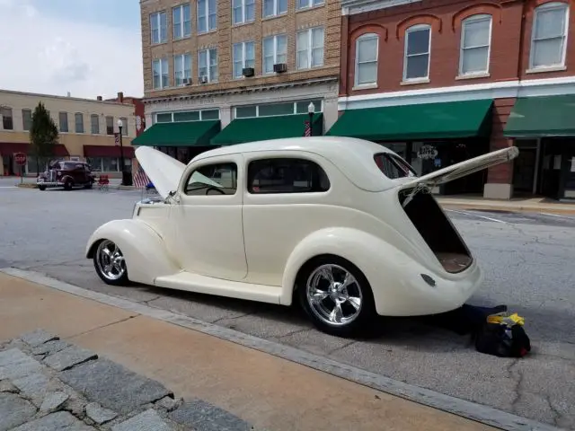 1937 Ford Slantback