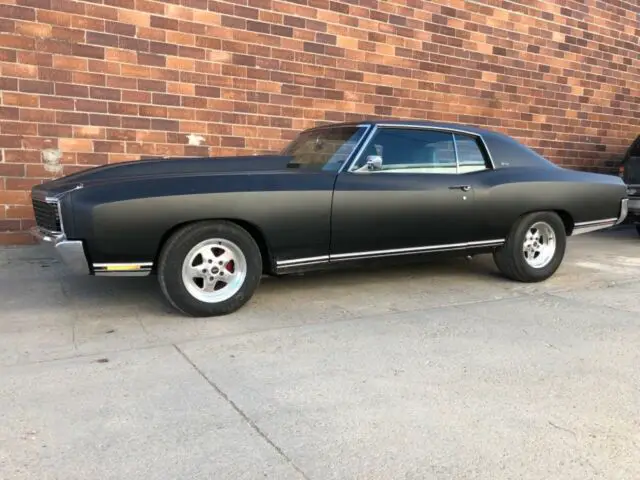 1972 Chevrolet Monte Carlo --