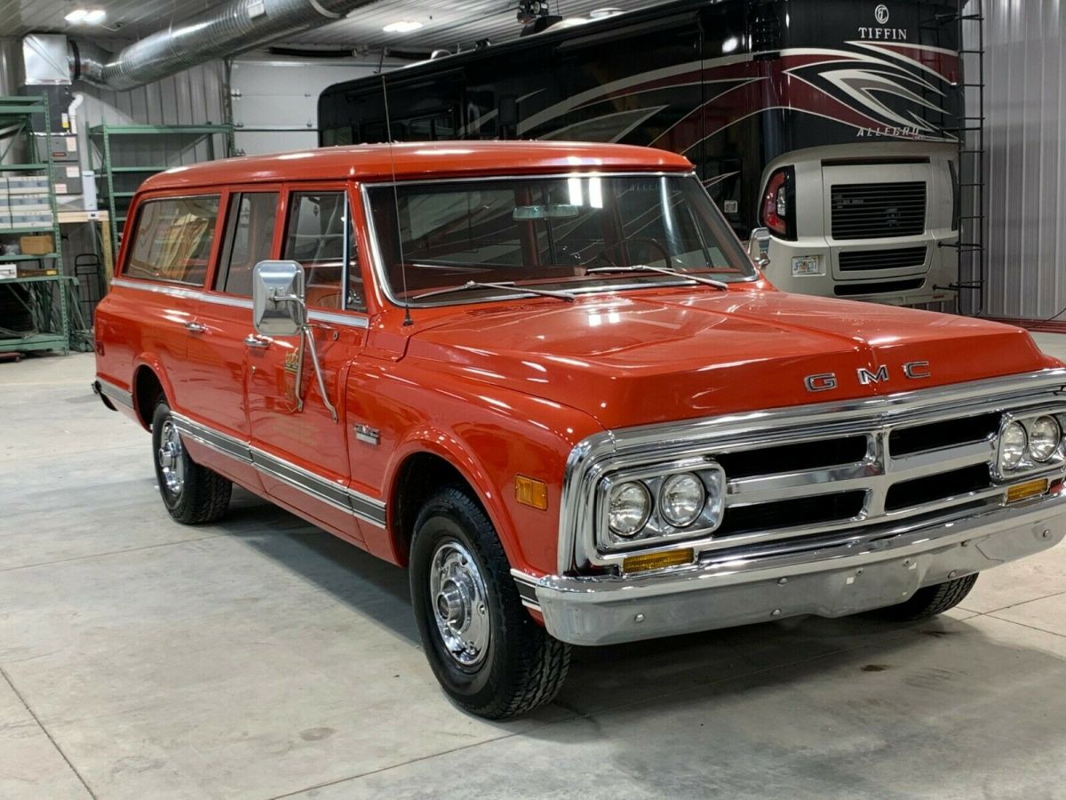 1970 GMC Suburban VINTAGE