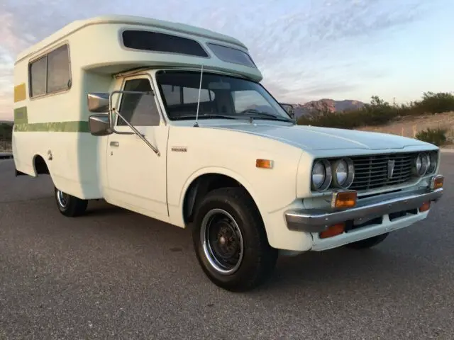 1976 Toyota HILUX CHINOOK RV POP-TOP CAMPER