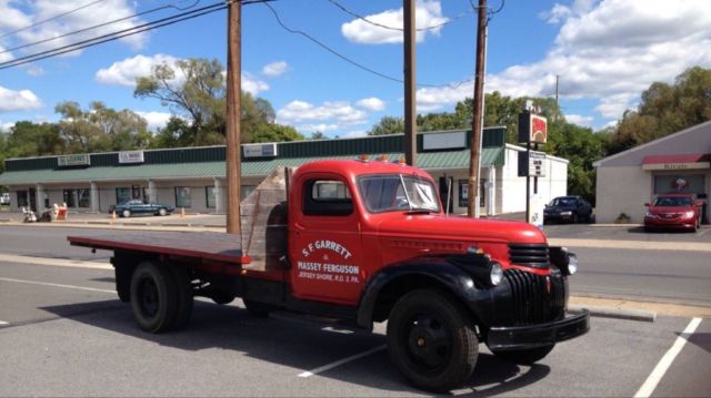 1942 Chevrolet 1 1/2 ton flatbed