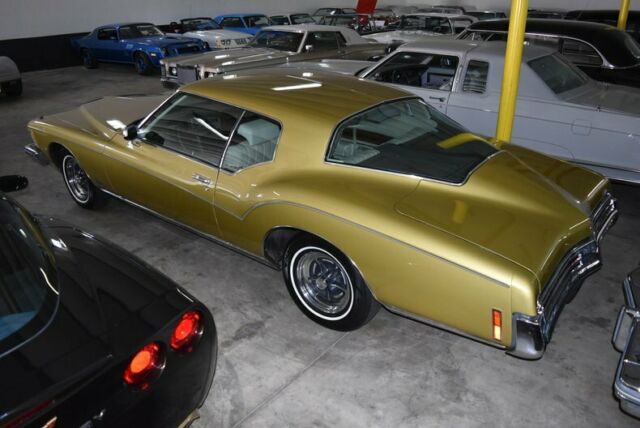 1973 Buick Riviera --