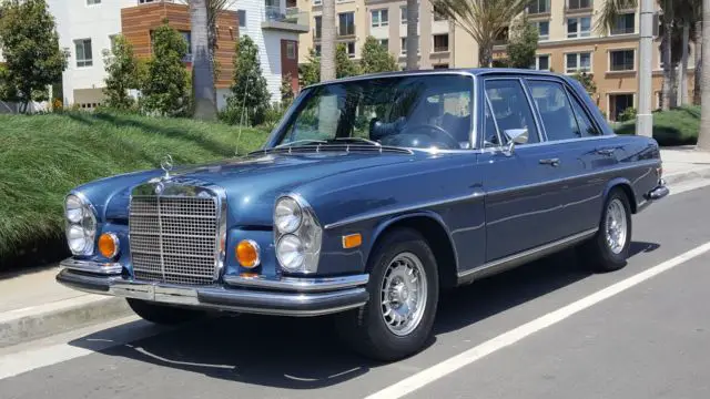 1973 Mercedes-Benz 200-Series 4.5 V8