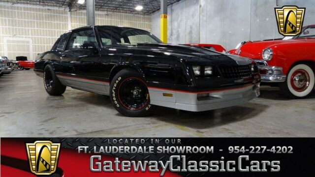 1987 Chevrolet Monte Carlo --