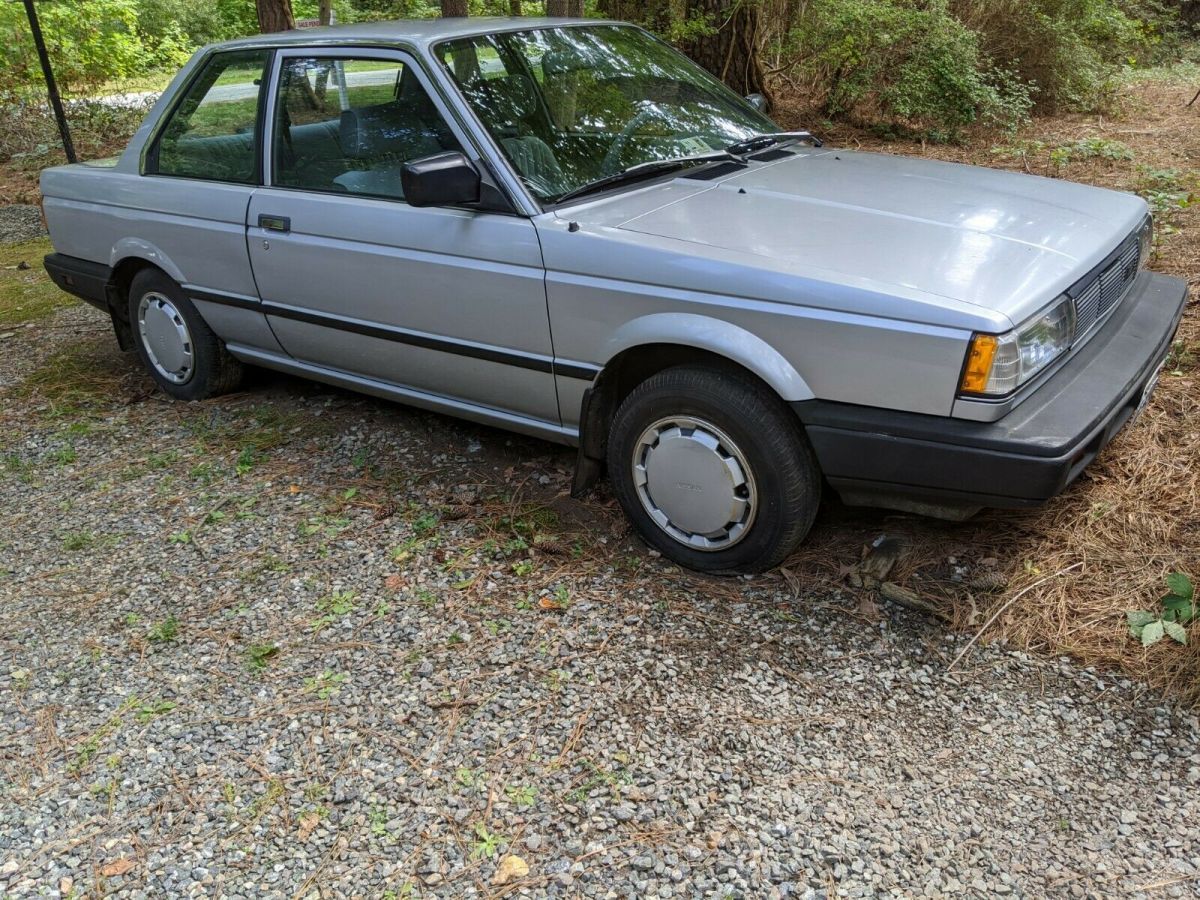 1987 Nissan Sentra XE (Deluxe Option)