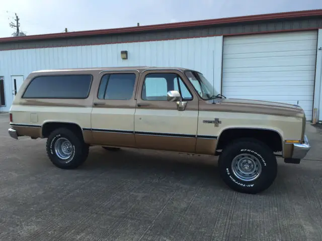 1988 Chevrolet Suburban scottsdale 4x4