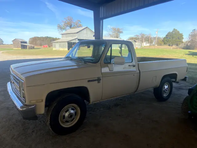 1987 Chevrolet C20 Pickup CUSTOM DELUXE