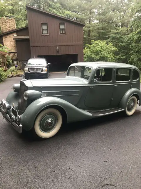 1935 Packard Model 1200