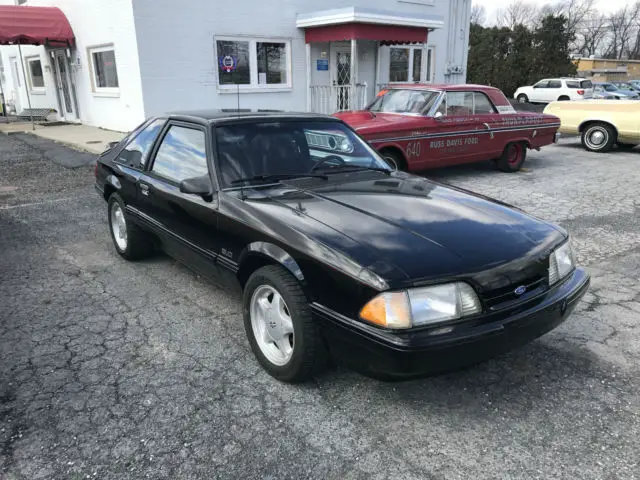 1993 Ford Mustang LX Hatchback 2-Door