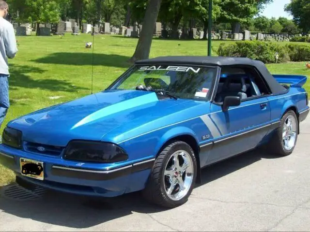 1988 Ford Mustang black/blue