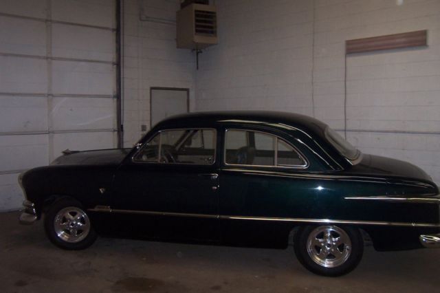 1951 Ford FORD SEDAN