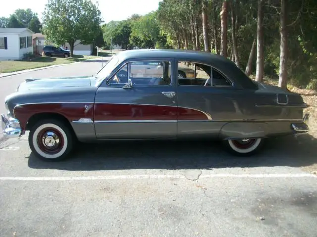 1951 Ford 2 DOOR CUSTOM CRESTLINER