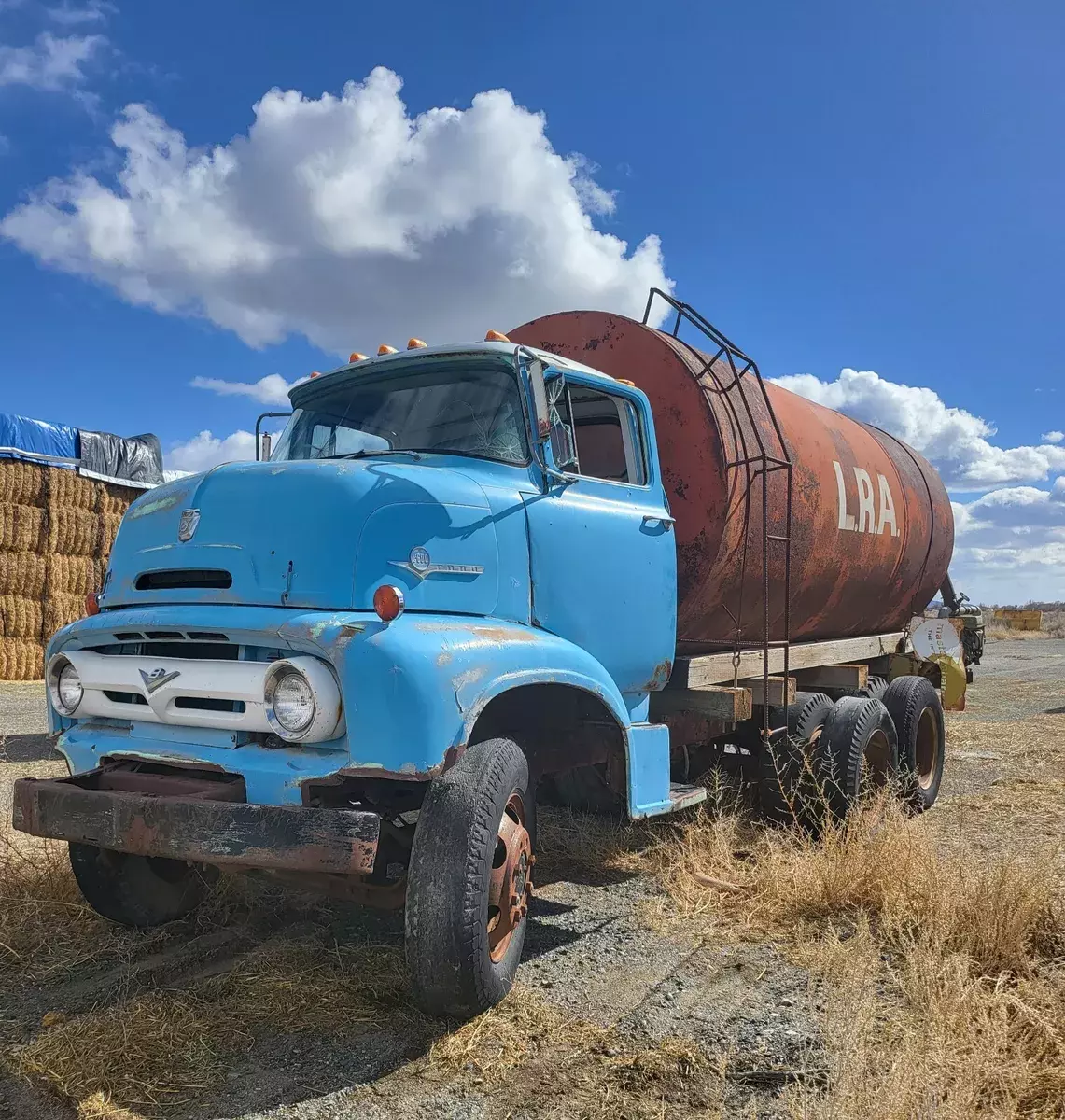 1956 Ford C-600