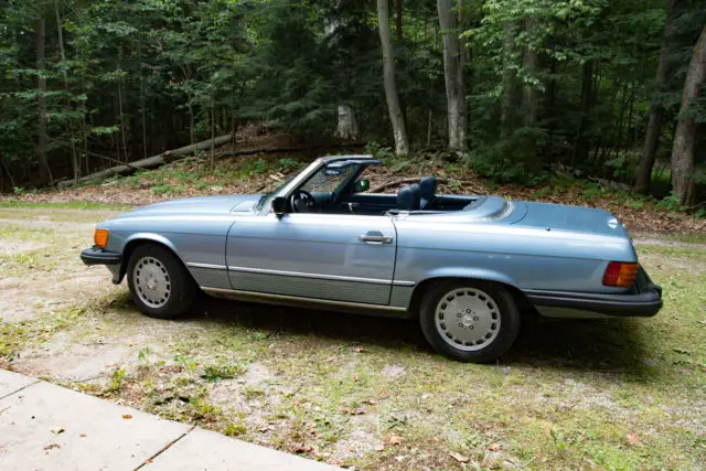 1988 Mercedes-Benz SL-Class 2 door coupe with kinder rear seat