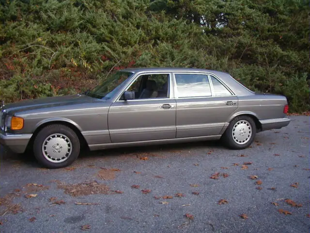 1987 Mercedes-Benz 560SEL