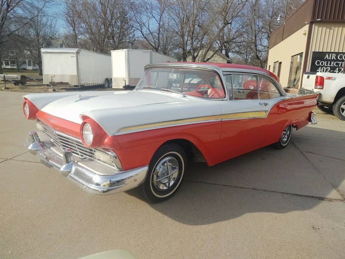 1957 Ford Fairlane 500 COUPE