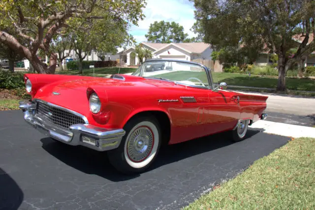 1957 Ford Thunderbird