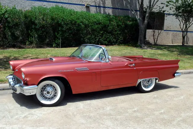 1957 Ford Thunderbird