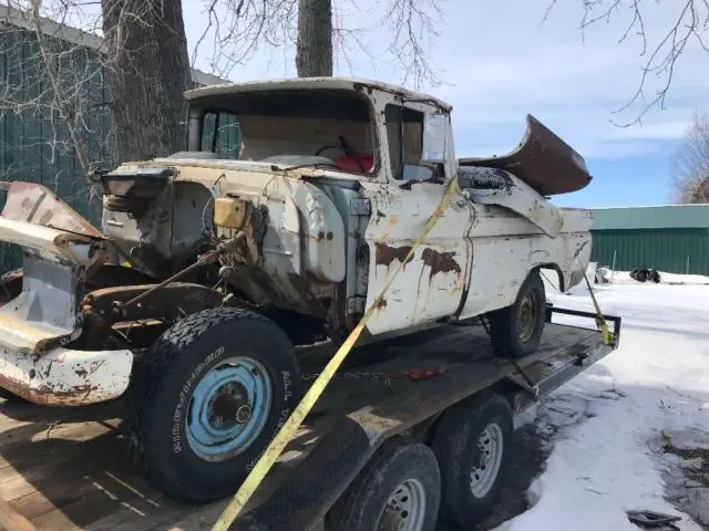 1961 Chevrolet C-10 Apache