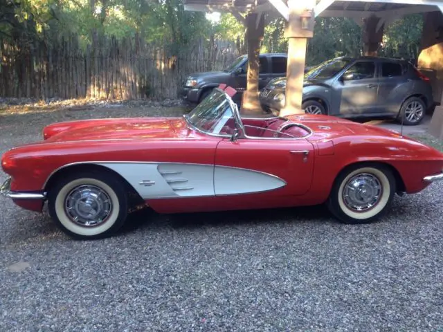 1961 Chevrolet Corvette Excellent crome