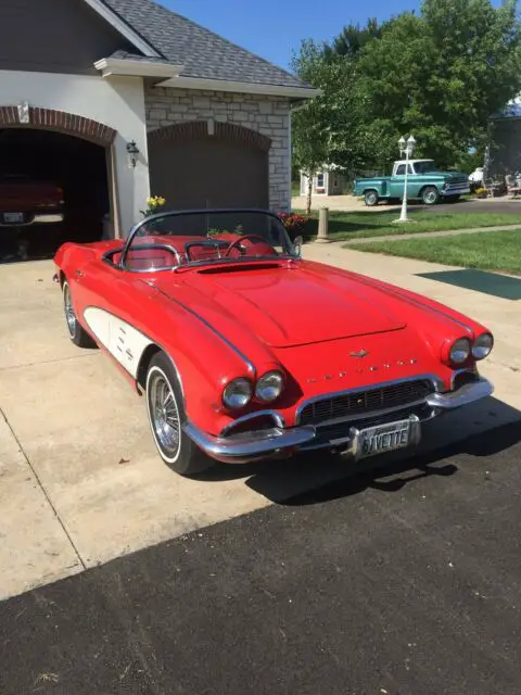 1961 Chevrolet Corvette CONVERTIBLE