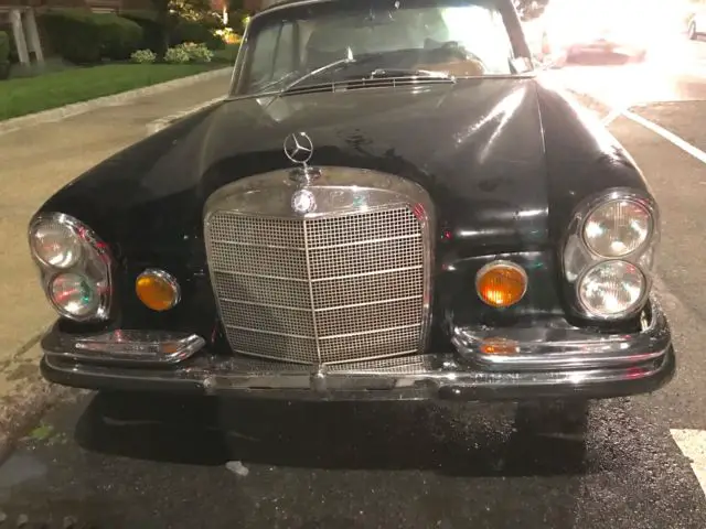 1967 Mercedes-Benz 200-Series