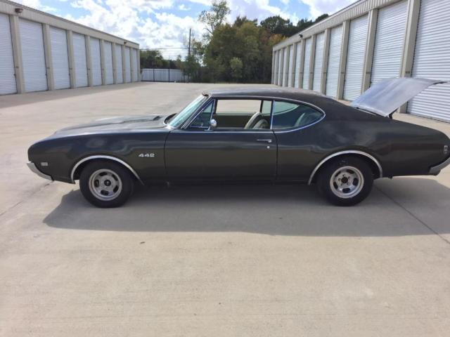 1968 Oldsmobile 442 Holiday Coup