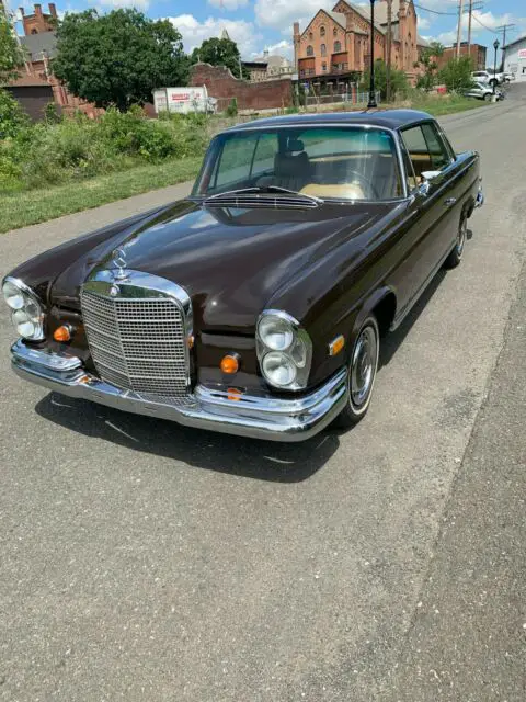 1969 Mercedes-Benz 280SE 2.8 6 cyl 2 Door Coupe