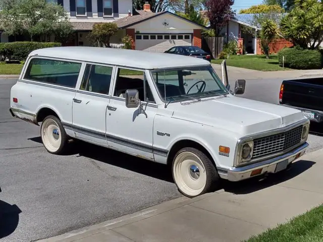 1972 Chevrolet Suburban Delux