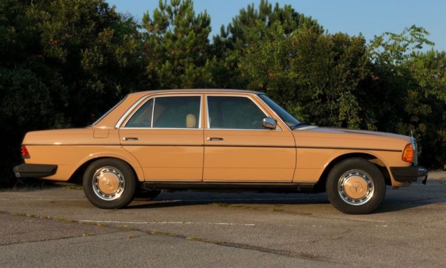 1977 Mercedes-Benz 300-Series