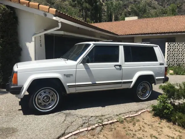 1989 Jeep Cherokee Pioneer 2 Door 4x4