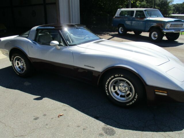 1982 Chevrolet Corvette grey