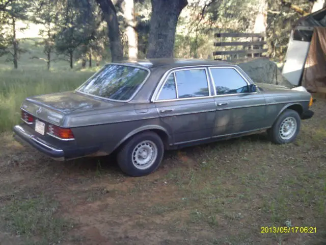 1984 Mercedes-Benz 300-Series .