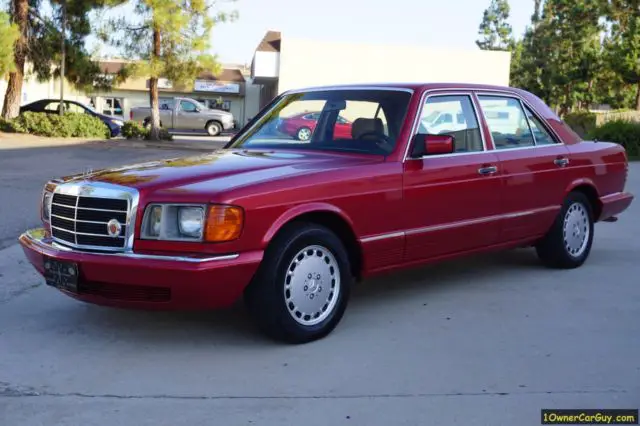 1984 Mercedes-Benz 300-Series