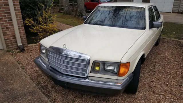 1985 Mercedes-Benz 300-Series