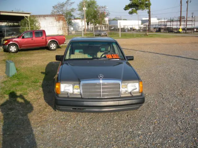 1986 Mercedes-Benz 300-Series