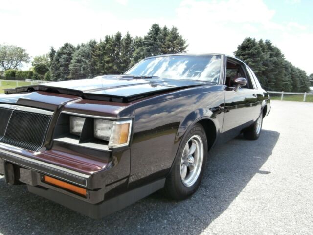 1986 Buick Regal buckets and console (cloth)
