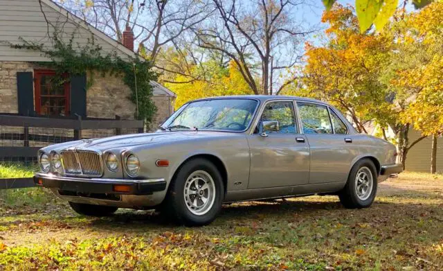 1987 Jaguar XJ12