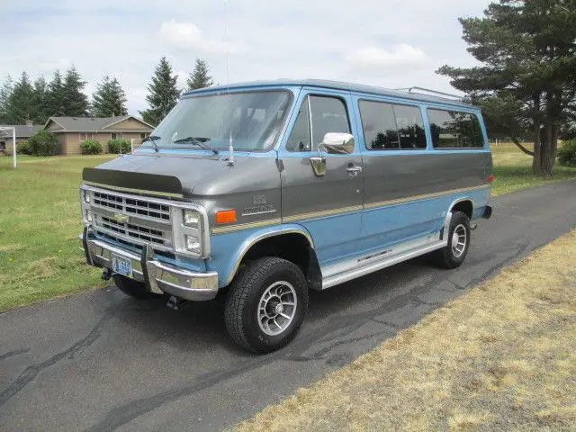 1989 Chevrolet G20 Van Beauville