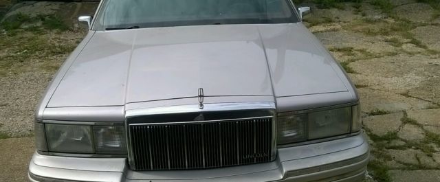 19920000 Lincoln Town Car