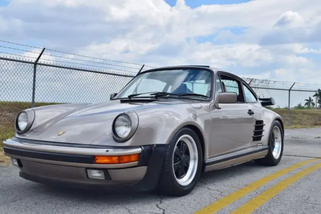 1986 Porsche 911 911 TURBO (930)