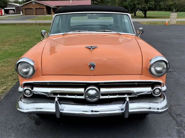 1954 Ford Crestline