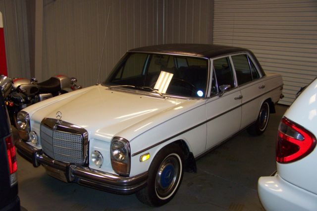 1972 Mercedes-Benz 200-Series 250 6CYL