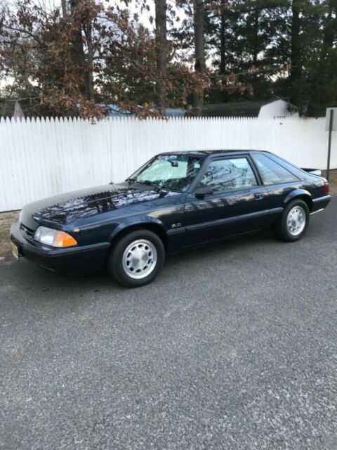 1990 Ford Mustang LX 5.0 hatchback