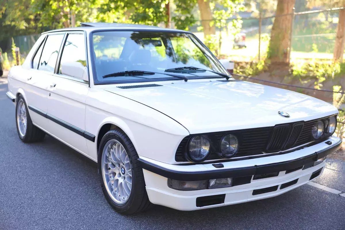 1988 BMW 5-Series 528e 5-Speed E28