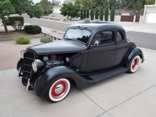 1935 Ford 5-Window Business Coupe Standard