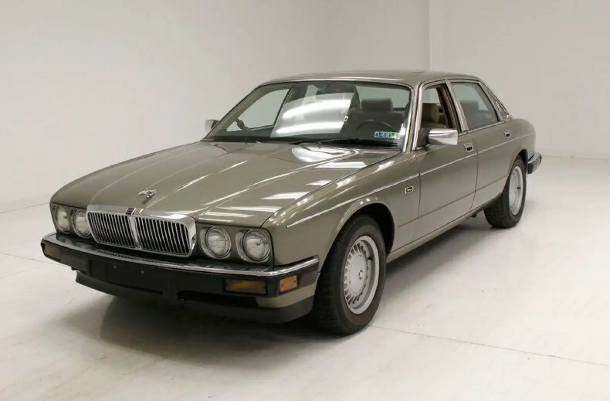 1989 Jaguar XJ6 Vanden Plas