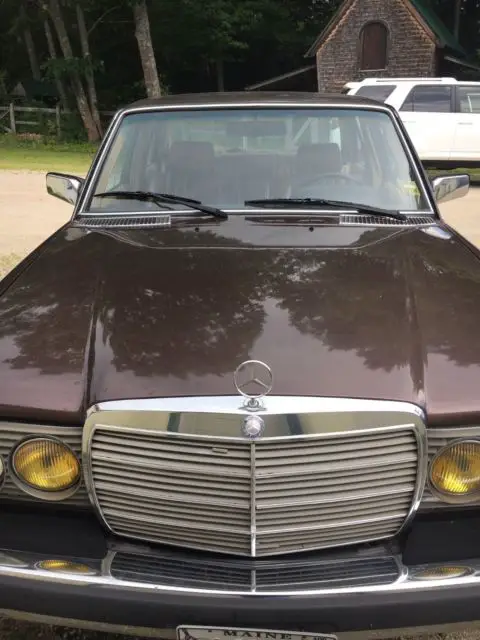 1982 Mercedes-Benz 300-Series